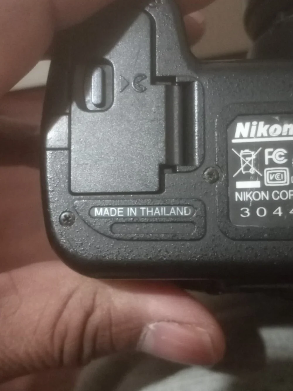 Nikon D40 6.1MP DSLR Camera Kit/AF-S DX 55-200mm Lens For Parts Only